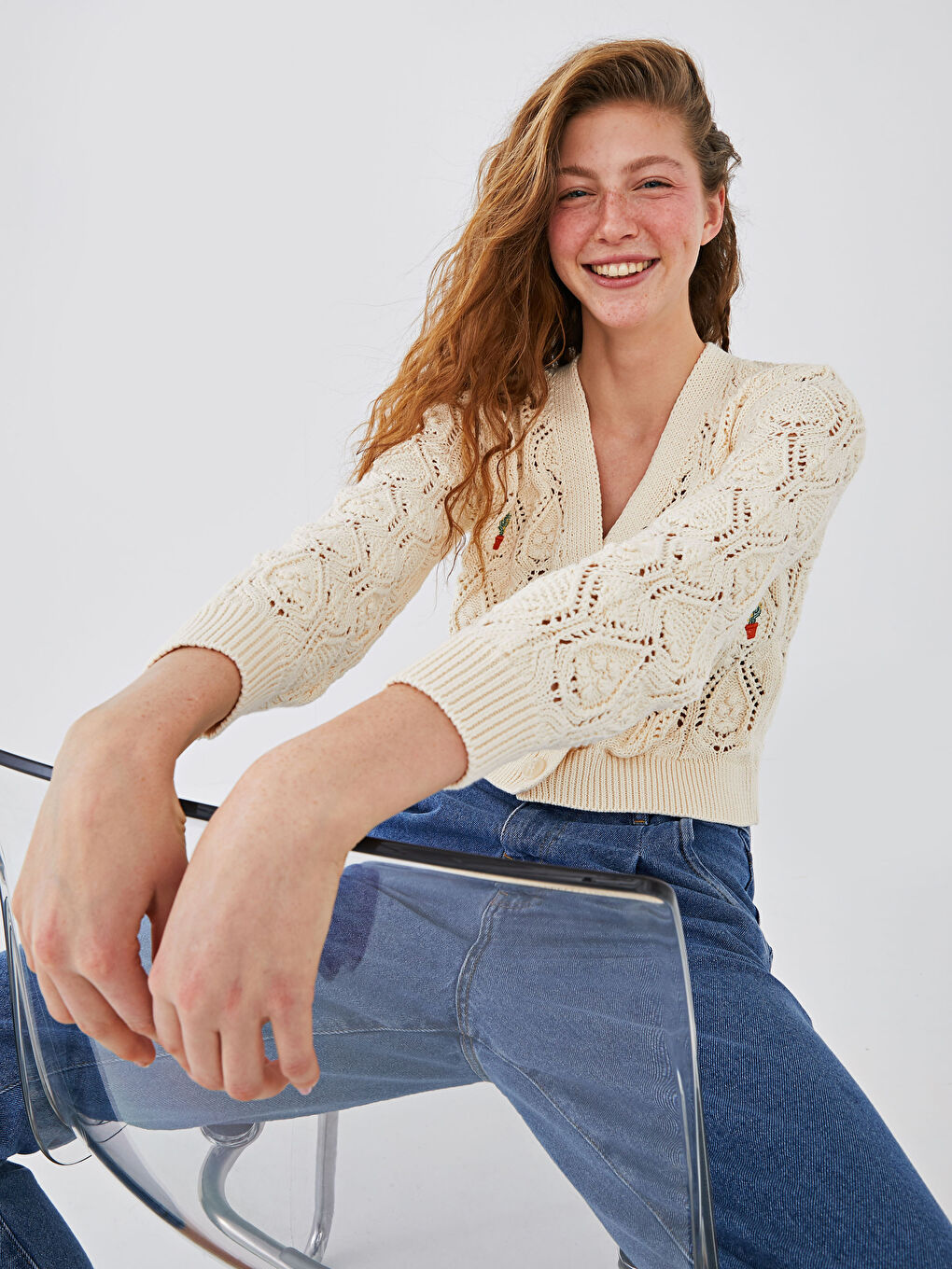 Ekru V Yaka Desenli Kadın Triko Hırka-1