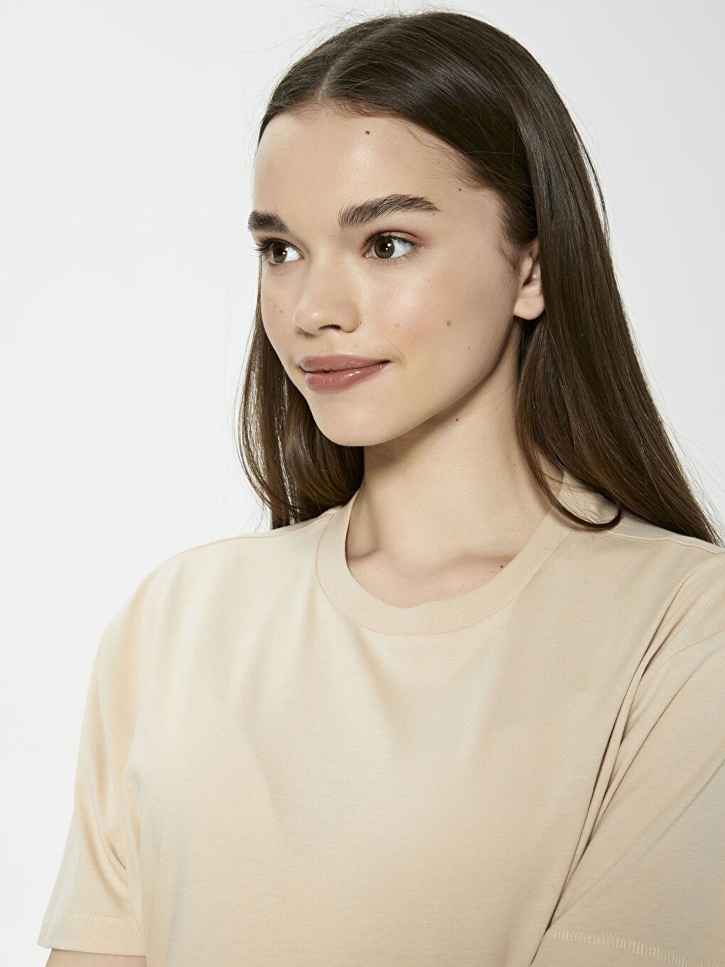 Bej Bisiklet Yaka Düz Kısa Kollu Pamuklu Kadın Tişört-1