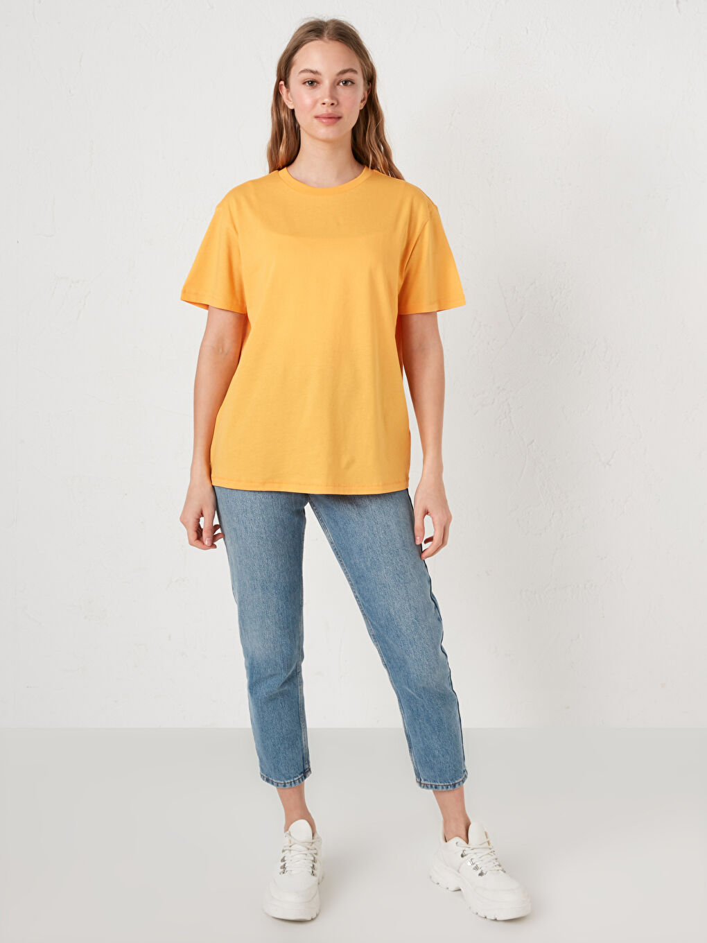 Turuncu Bisiklet Yaka Düz Kısa Kollu Pamuklu Kadın Tişört-3