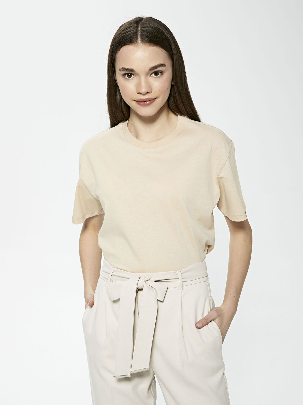 Bej Bisiklet Yaka Düz Kısa Kollu Pamuklu Kadın Tişört-4