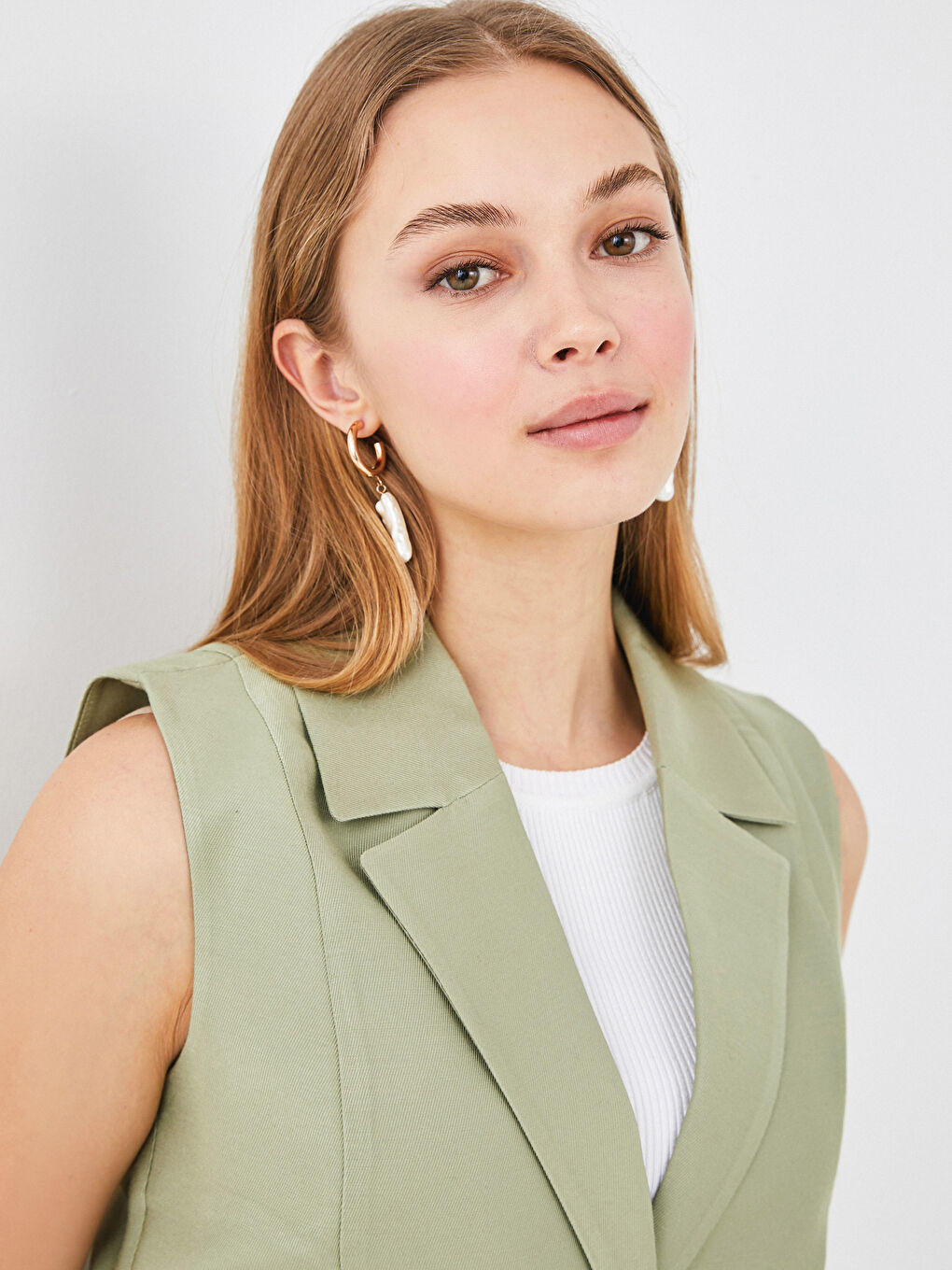 Women's Jacket Collar Straight Belt Detailed Sleeveless Vest-2