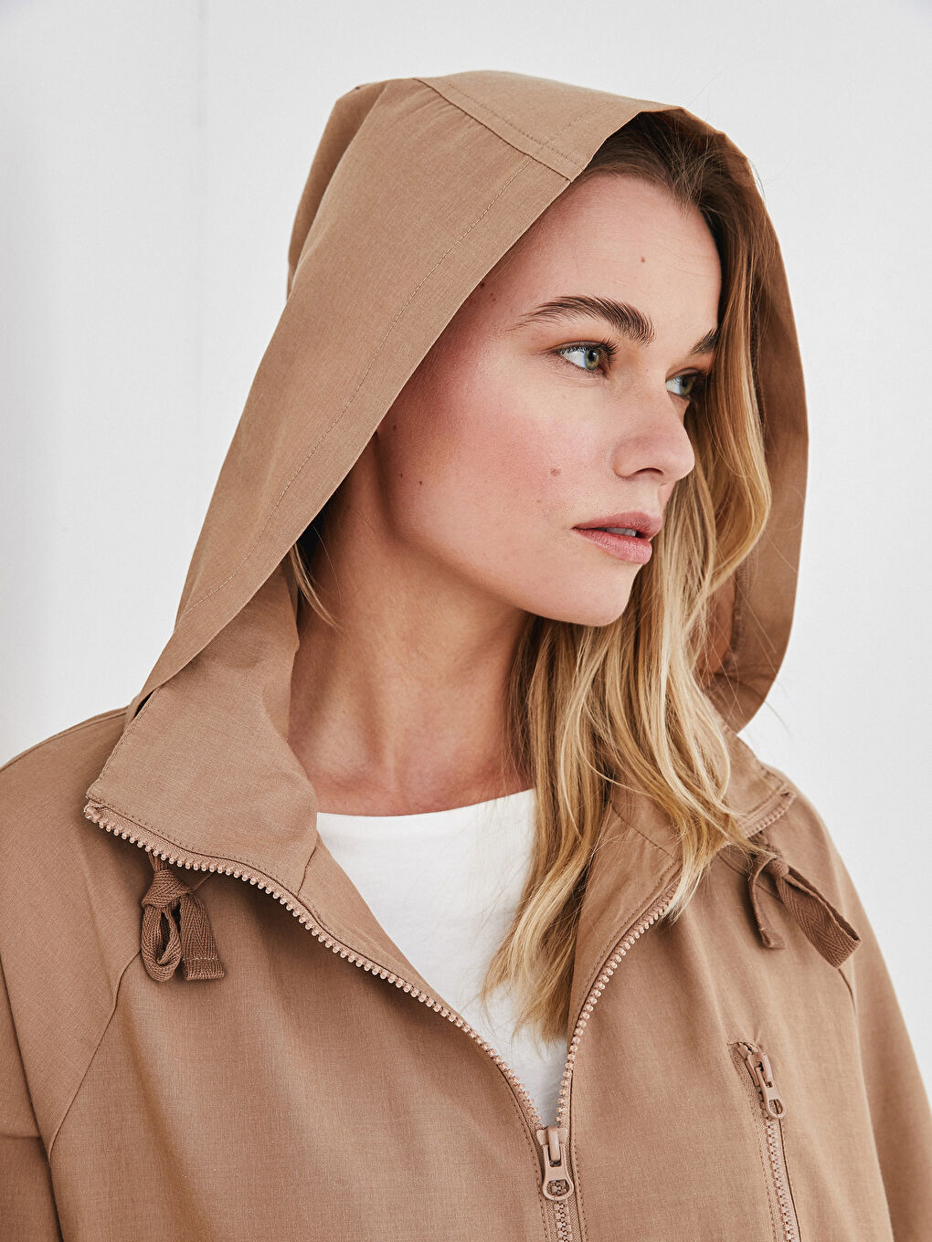 LCWAIKIKI Classic Hooded Zippered Long Sleeve Pocket Detailed Women's Coat -S1ET28Z8-GVL