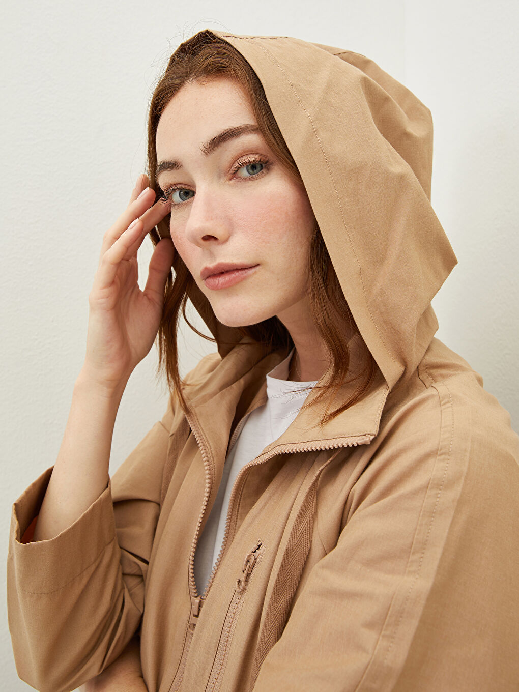 LCWAIKIKI Classic Hooded Zippered Long Sleeve Pocket Detailed Women's Coat -S1ET28Z8-GVL
