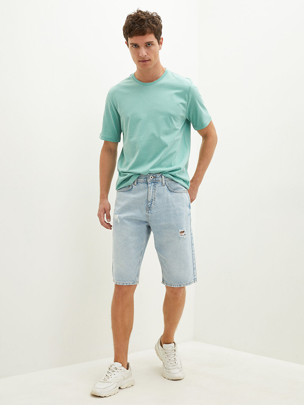 İndigo Rahat Kalıp Erkek Bermuda Jean Şort