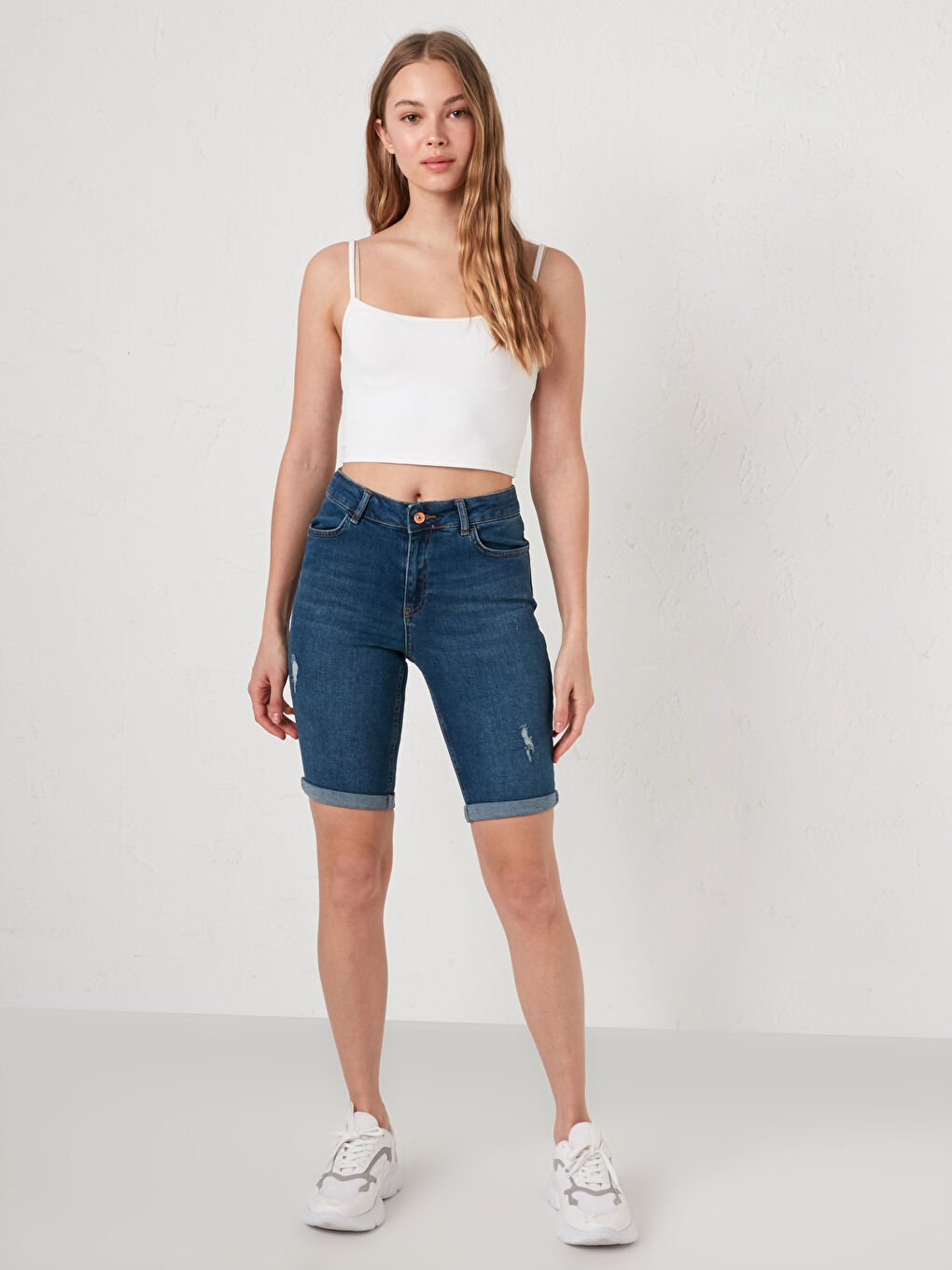 Pocket Detailed Ripped Pattern Women's Bermuda Rodeo Jean Shorts-1