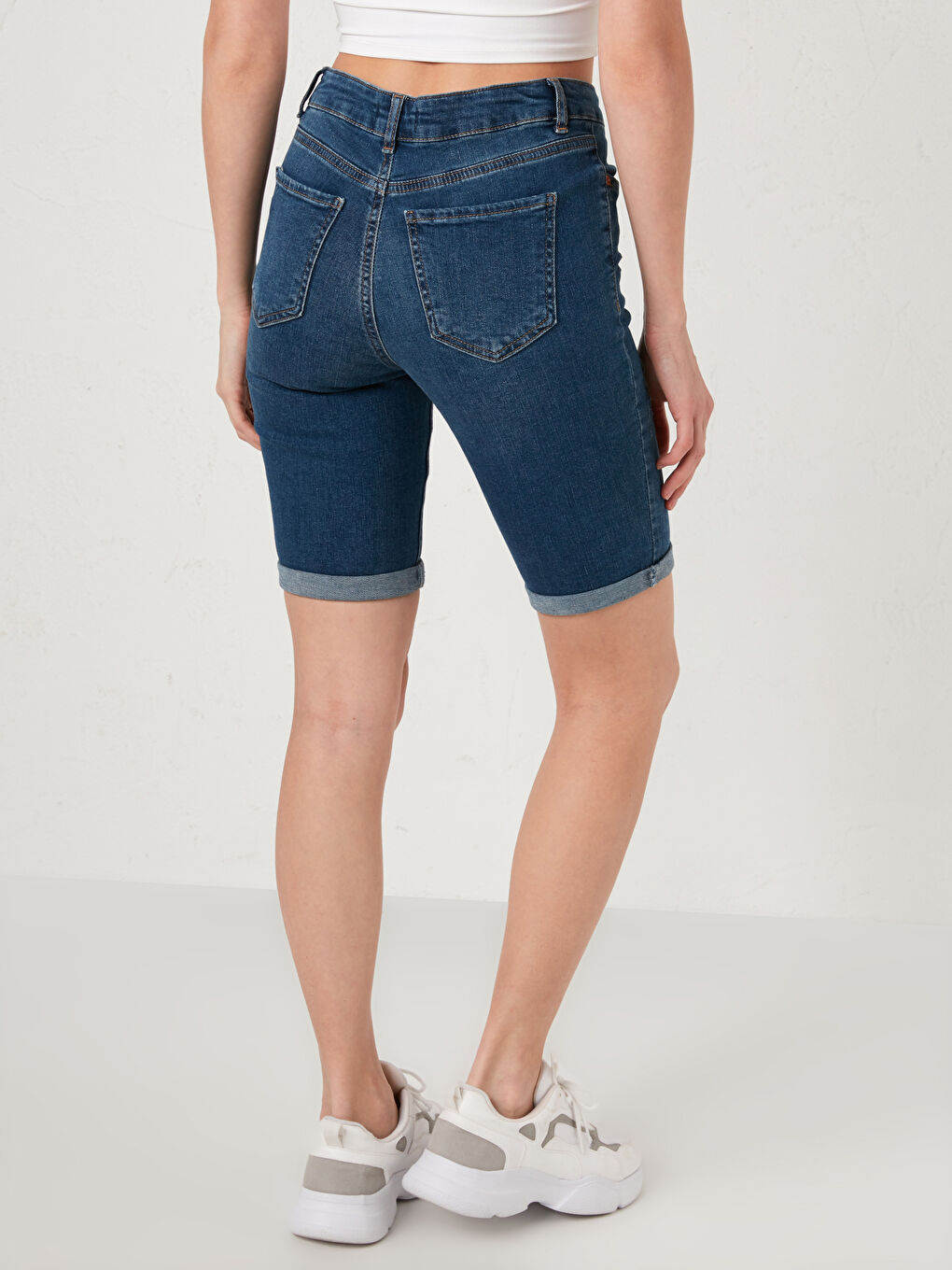 Pocket Detailed Ripped Pattern Women's Bermuda Rodeo Jean Shorts-3