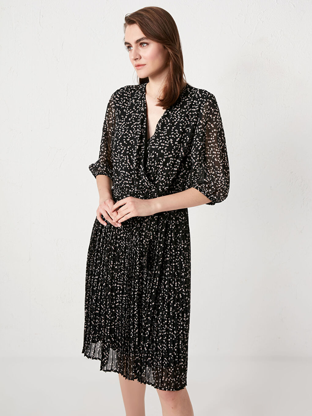 ორმაგი რიგიანი V-ს ფორმის დეკოლტე წელის ქამრით ნაბეჭდი ქალის კაბა-1