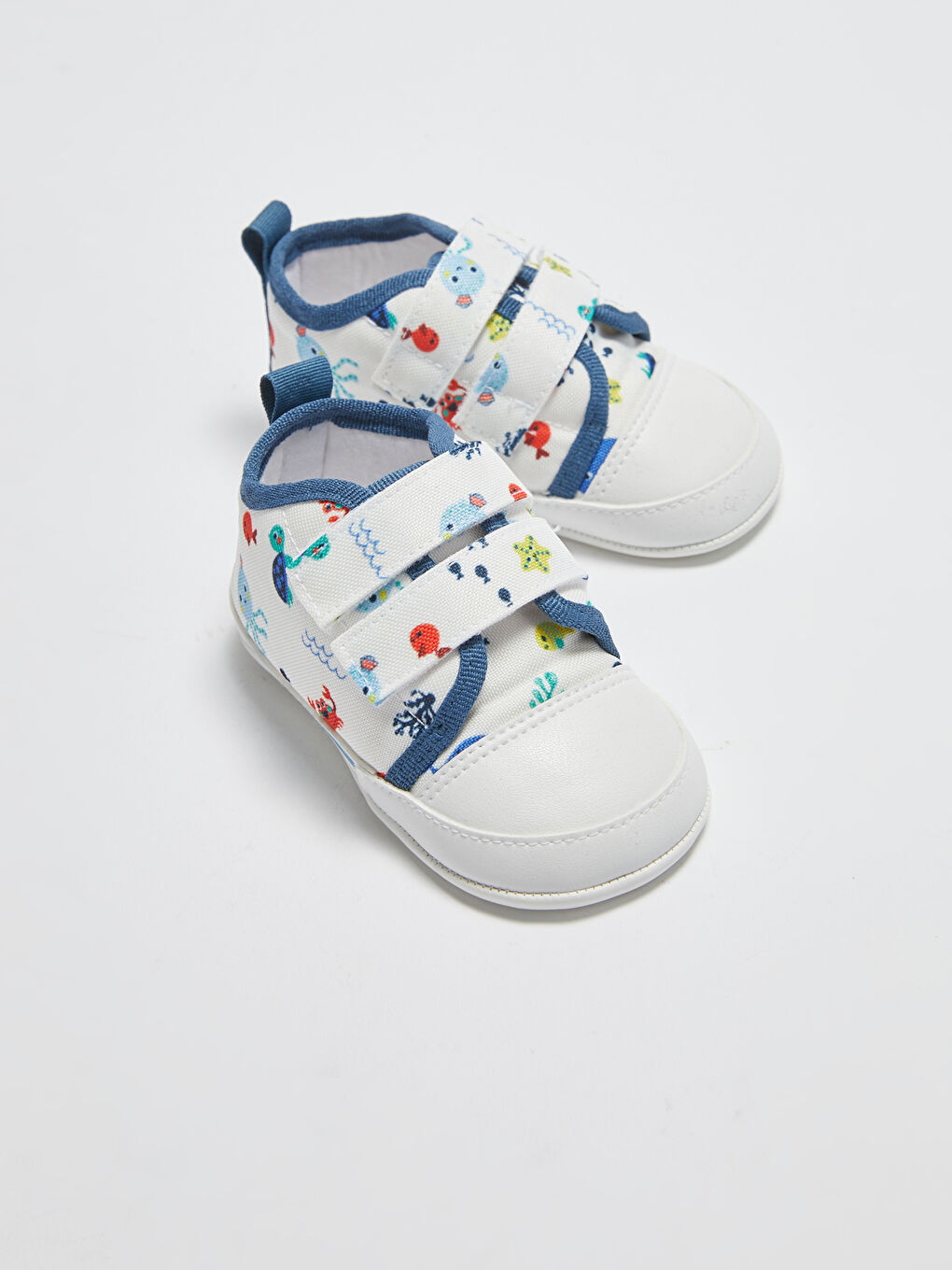Beyaz Cırt Cırtlı Yürüme Öncesi Erkek Bebek Ev Ayakkabısı-2