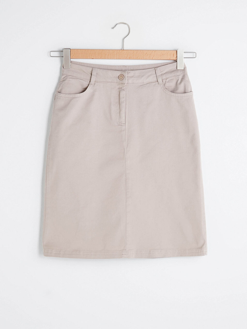 LCWAIKIKI Classic Pocket Detailed Gabardine Fabric Women's Skirt -S1EV69Z8-FFG