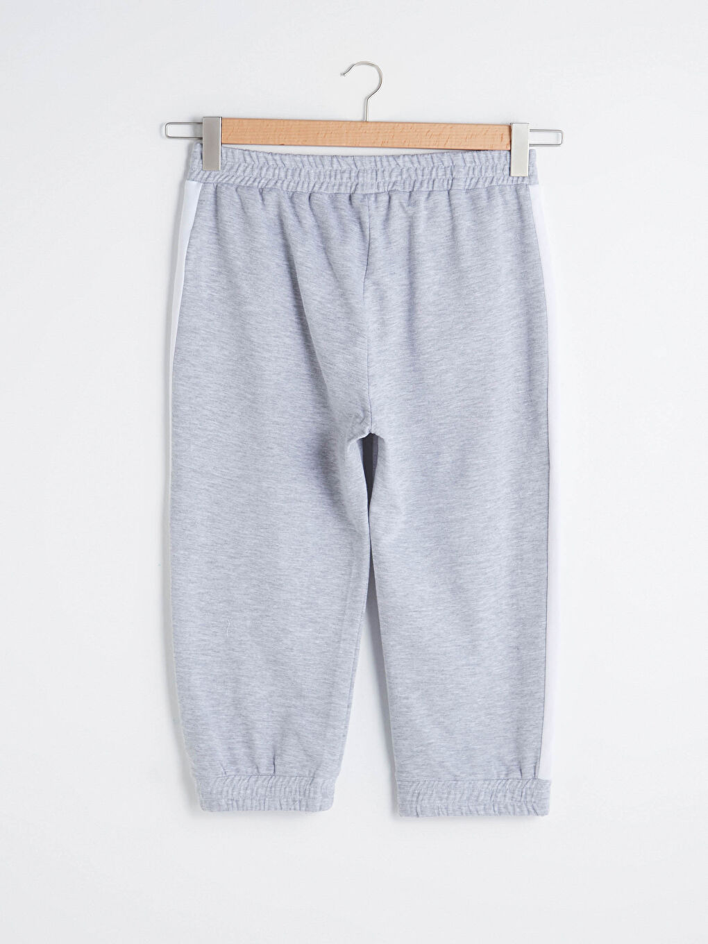 بنطلون كابري بخصر مطاط وجيب وتفاصيل رباط-7