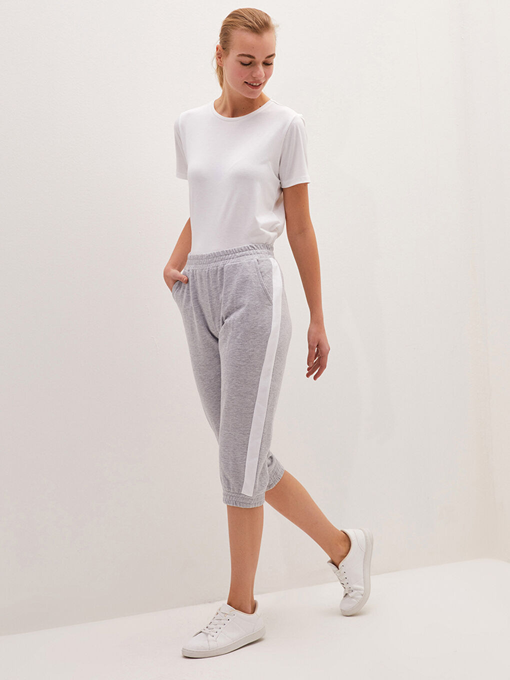 بنطلون كابري بخصر مطاط وجيب وتفاصيل رباط-2