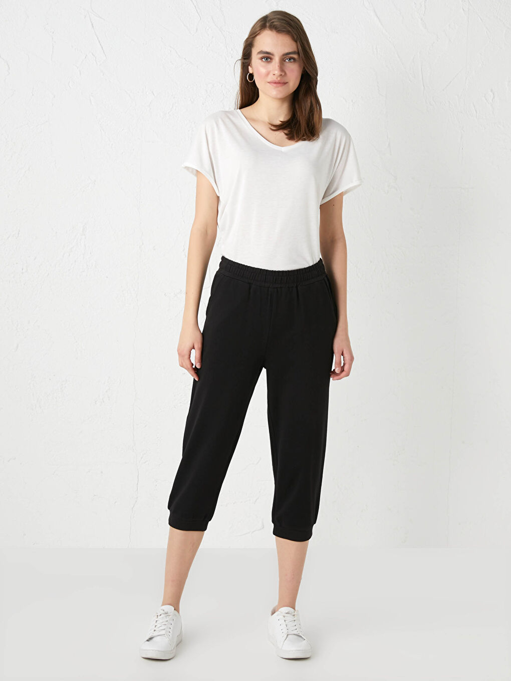 Siyah Beli Lastikli Cep Detaylı Kadın Kapri