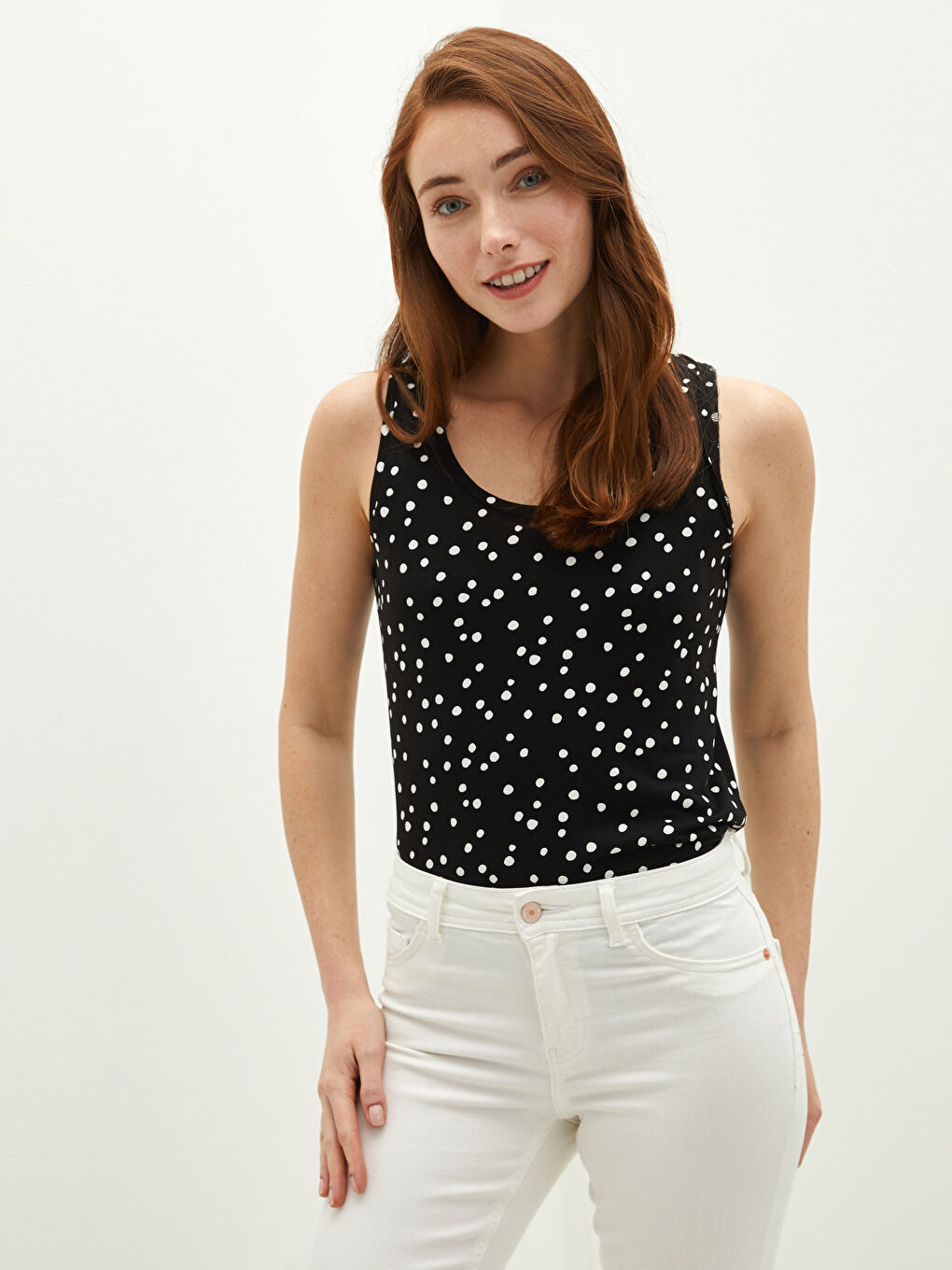 Siyah U Yaka Askılı Puantiye Desenli Kadın Atlet-1