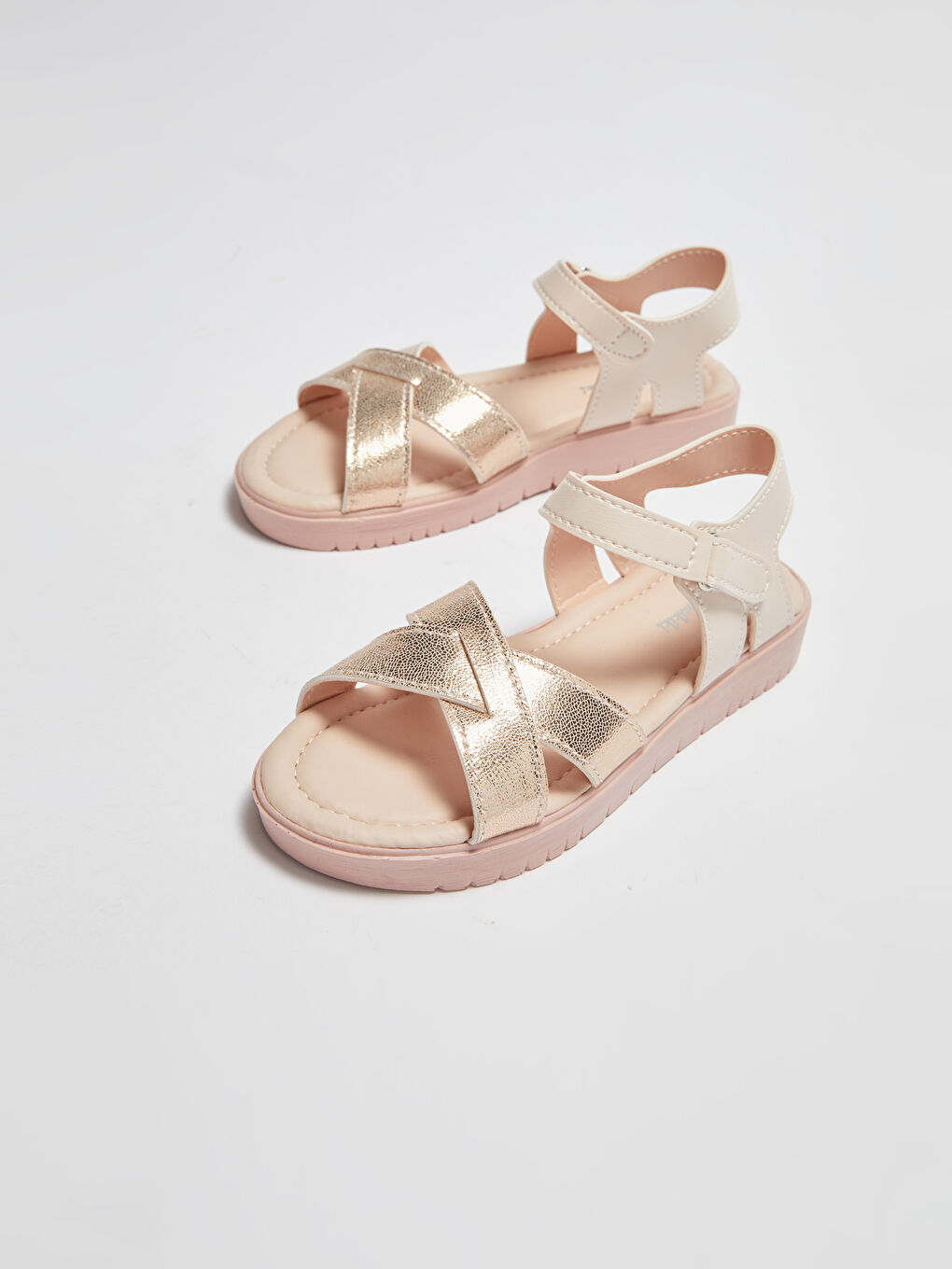 صنادل البنات بخطوط متقاطعة-2