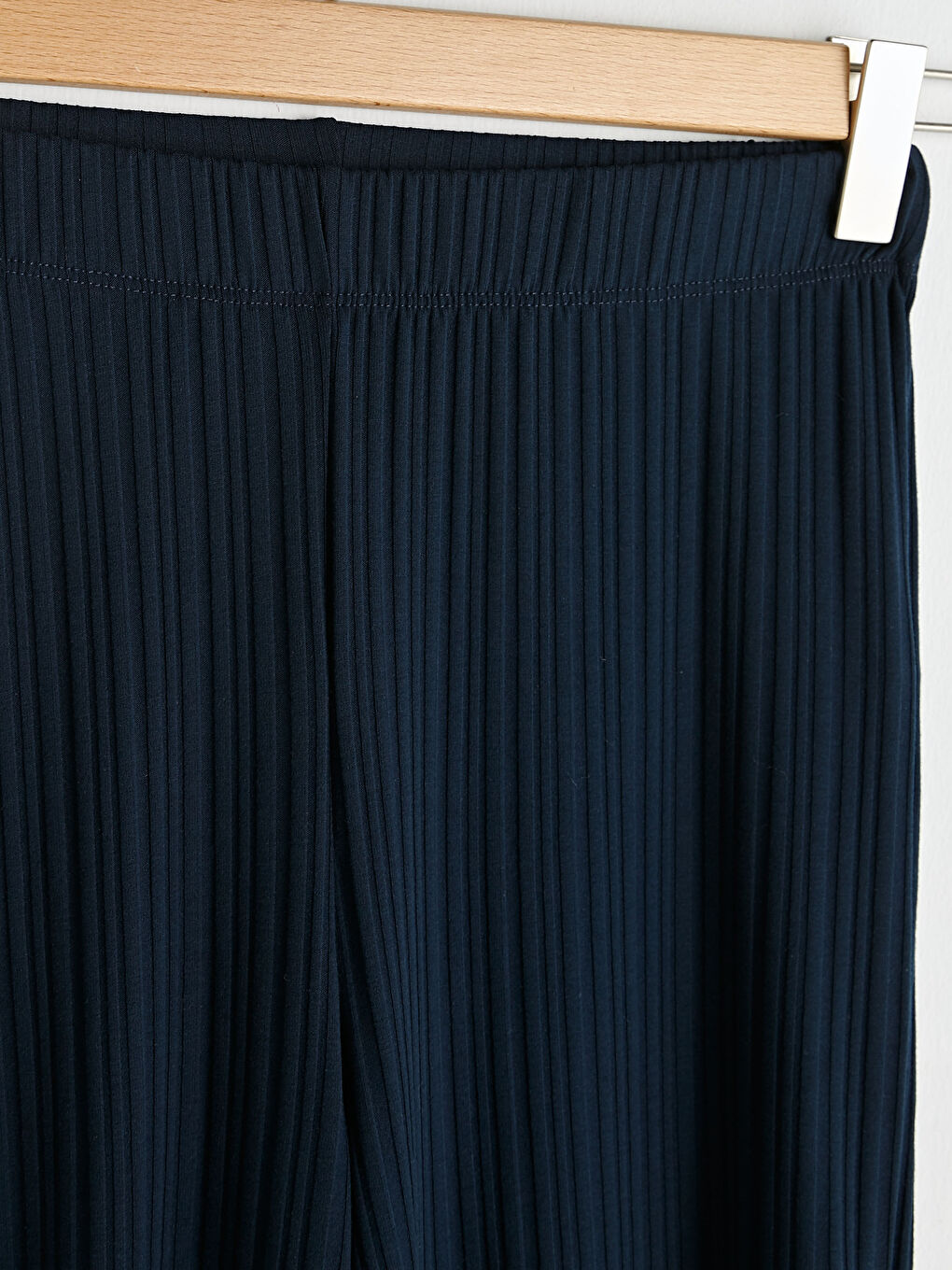 LC Waikiki Elastic Waist Striped Camisole Fabric Women Capri -S1FB40Z8-JEU