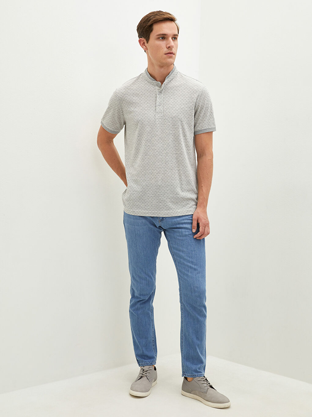 Gri Hakim Yaka Kısa Kollu Desenli Erkek Tişört-2