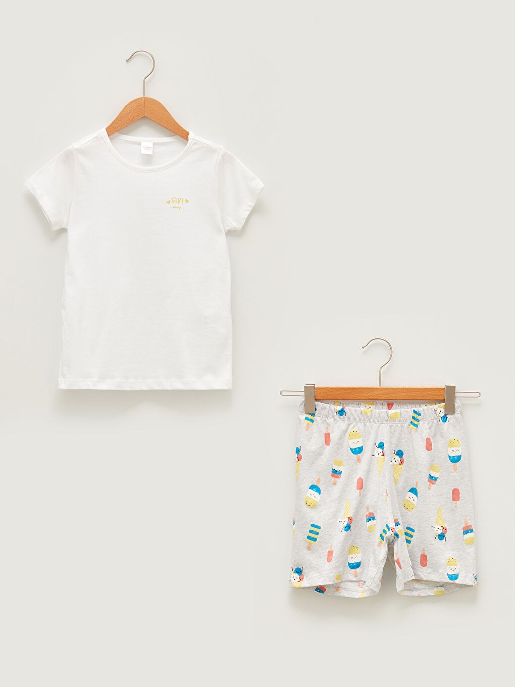 Beyaz Bisiklet Yaka Baskılı Kısa Kollu Kız Çocuk Şortlu Pijama Takımı