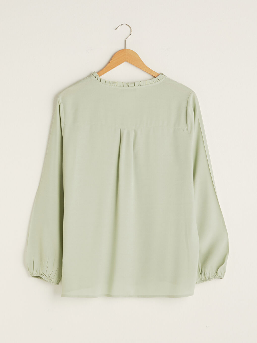 Блузка Женская Бордовая С Длинным Рукавом И Воротником-стойкой И Рюшами-7