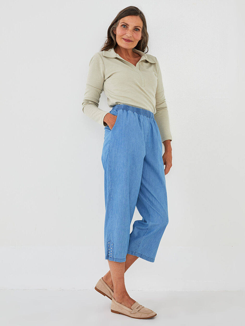 بنطلون جينز كابري بخصر مرن وجيوب مفصلة للسيدات-1