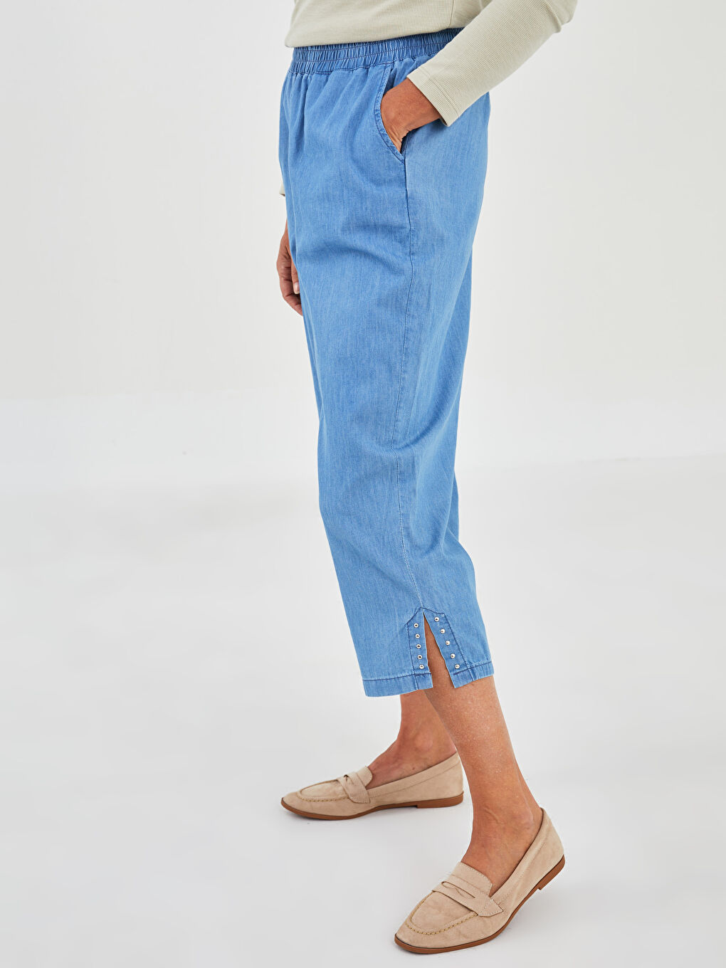 بنطلون جينز كابري بخصر مرن وجيوب مفصلة للسيدات-2