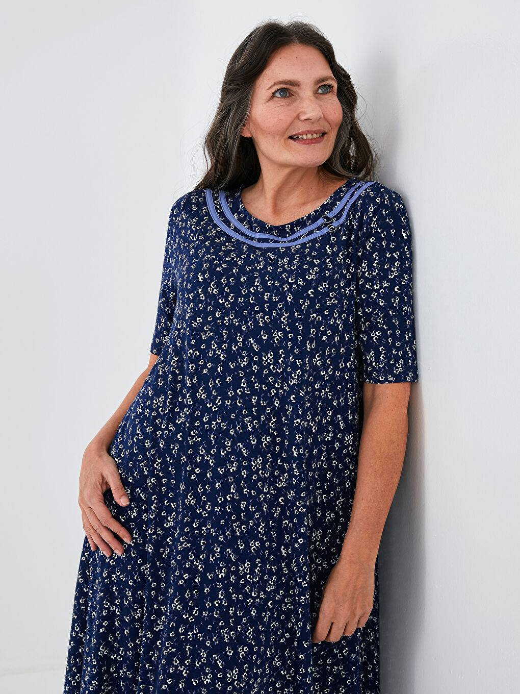 İndigo Bisiklet Yaka Desenli Kısa Kollu Biye Detaylı Viskon Kadın Elbise-2