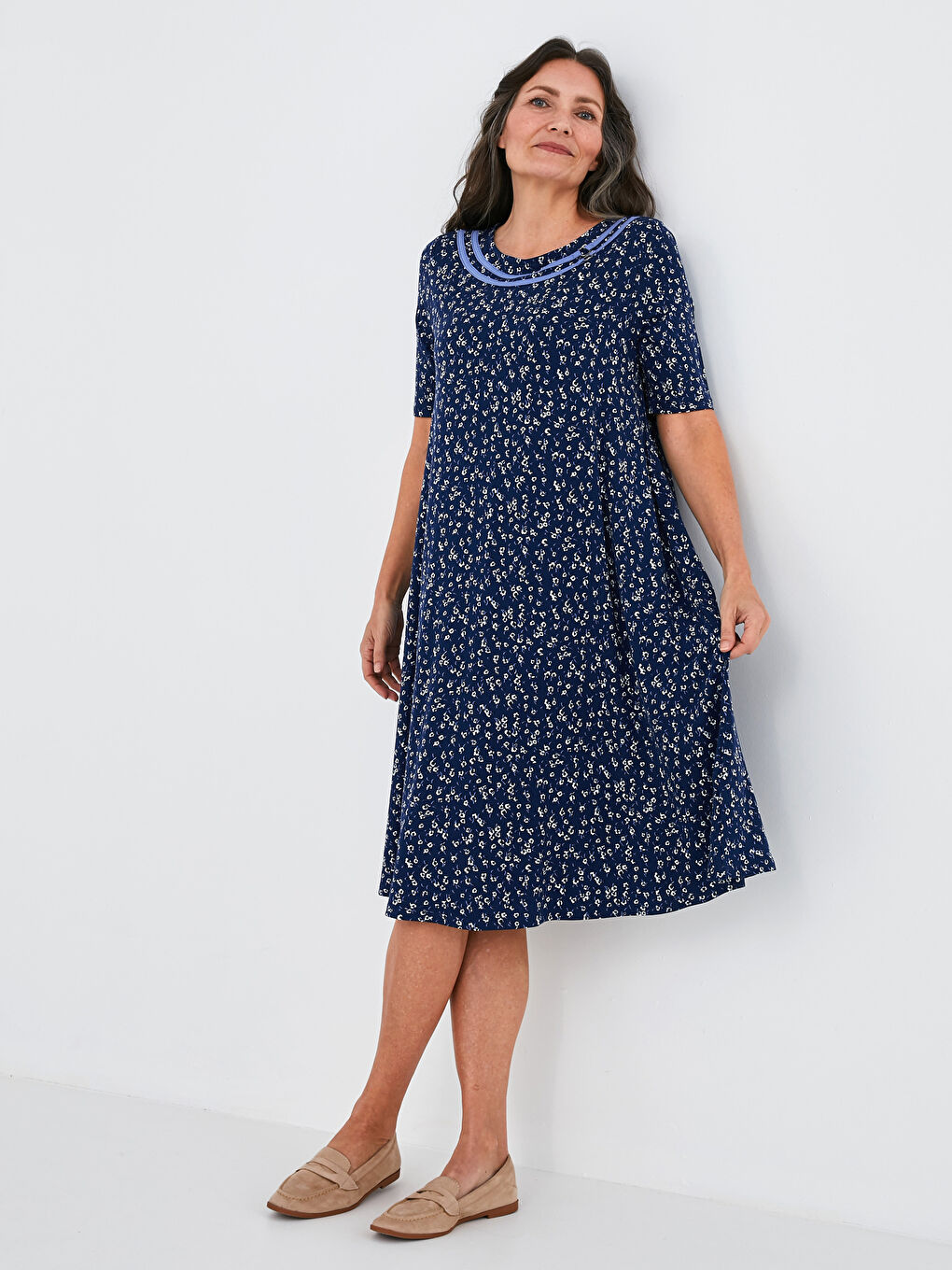 İndigo Bisiklet Yaka Desenli Kısa Kollu Biye Detaylı Viskon Kadın Elbise-5