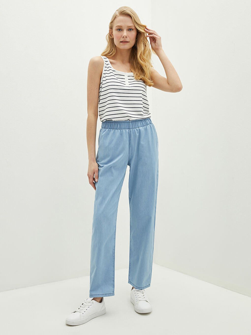 Elastic Waist Pocket Detailed Women's Jeans-2