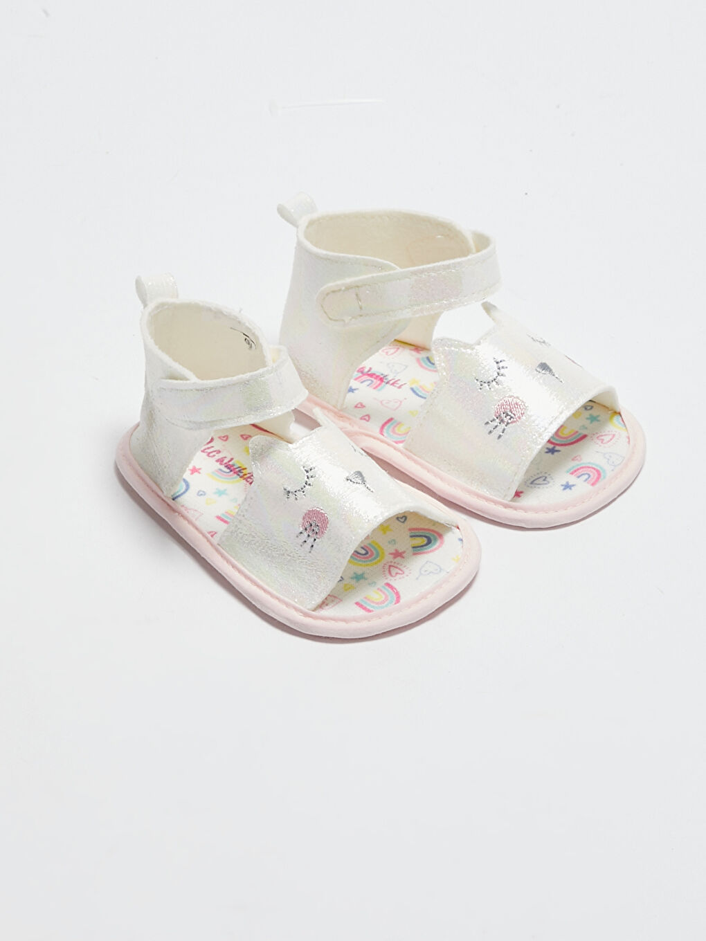 Кесте детальды алдын ала жүруге арналған сәбилерге арналған қыз үй аяқ киімі