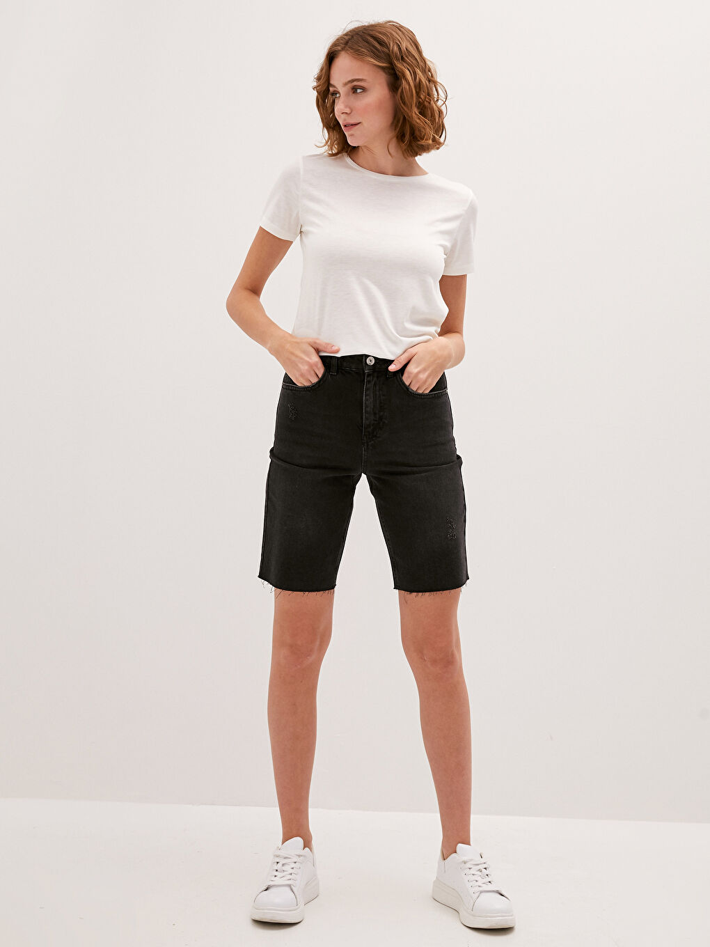 Pocket Detailed Ripped Pattern Women's Bermuda Rodeo Jean Shorts -S1FF03Z8-327