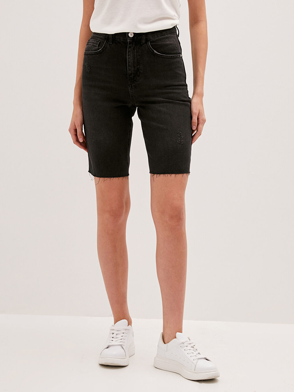 Pocket Detailed Ripped Pattern Women's Bermuda Rodeo Jean Shorts -S1FF03Z8-327