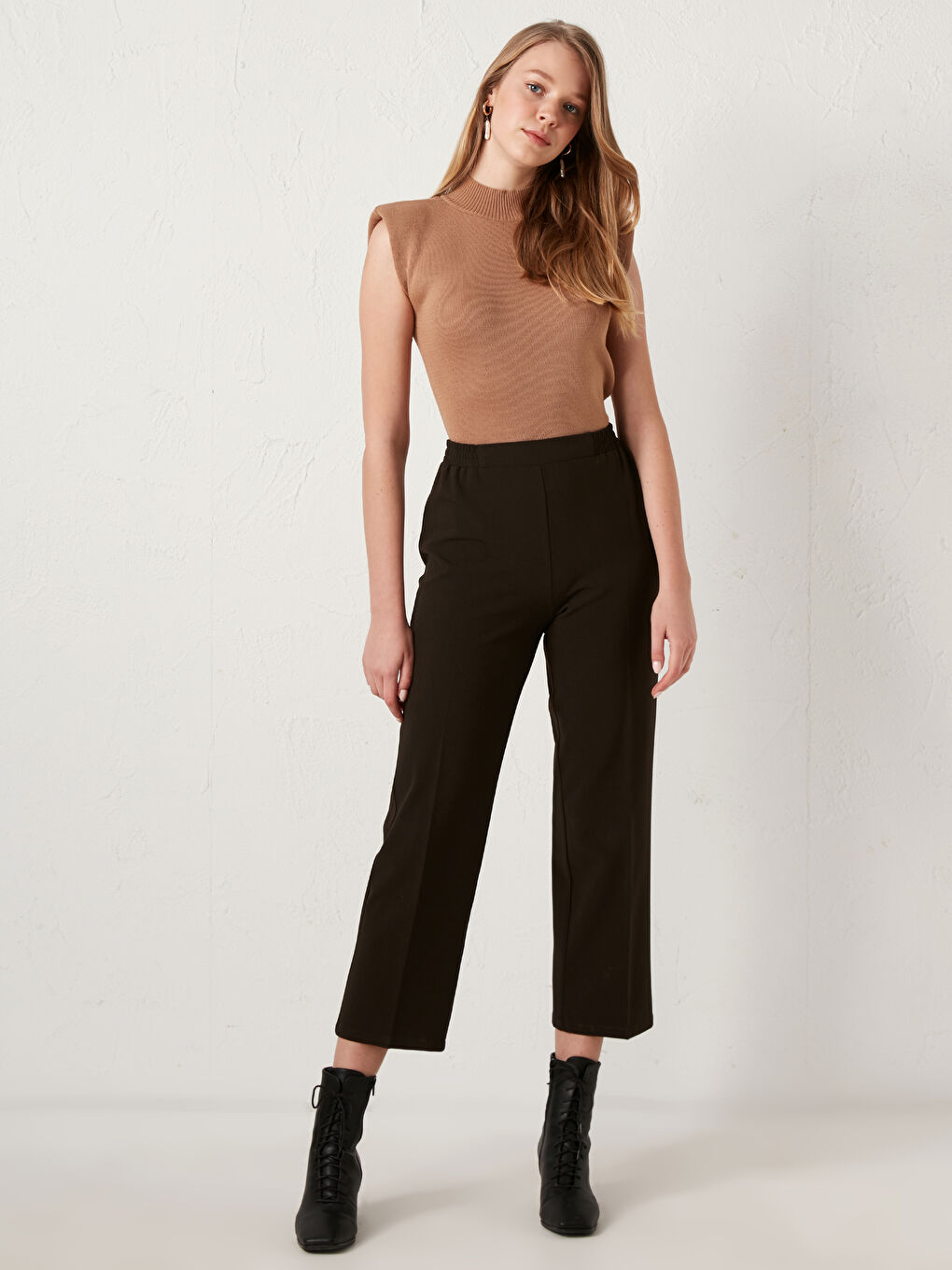 Брюки с эластичной резинкой на талии-1