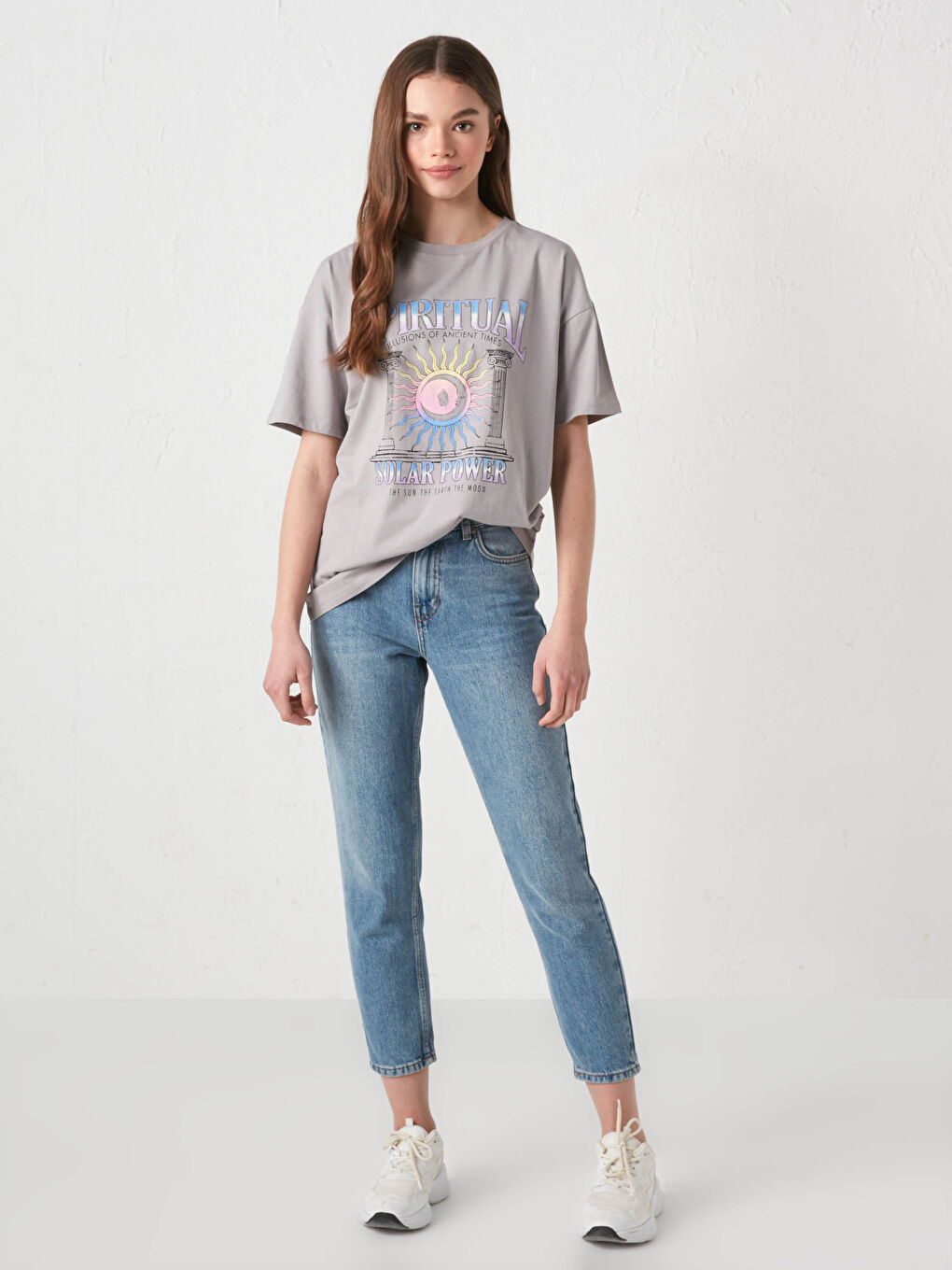 Gri Bisiklet Yaka Baskılı Kısa Kollu Kadın Tişört-3