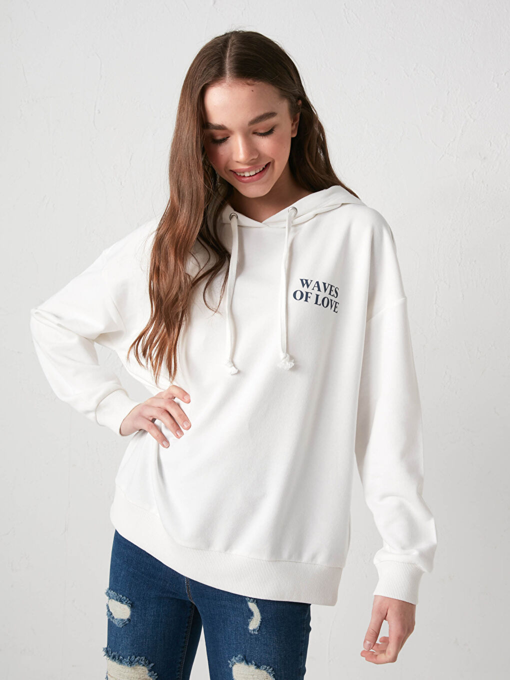 Ekru Kapüşon Yaka Baskılı Uzun Kollu Kadın Sweatshirt-2