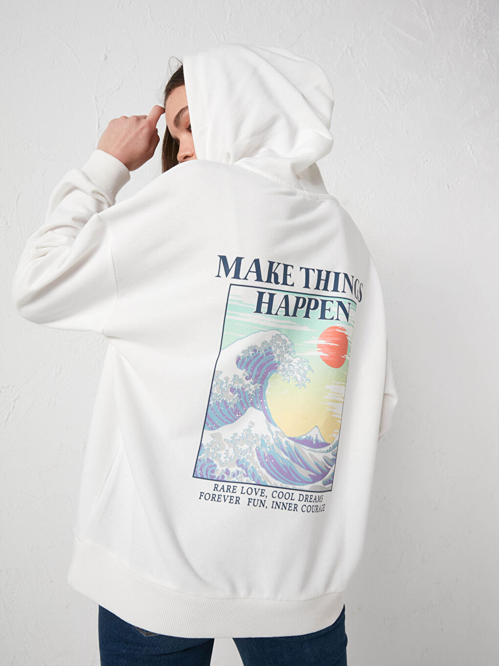 Ekru Kapüşon Yaka Baskılı Uzun Kollu Kadın Sweatshirt-4