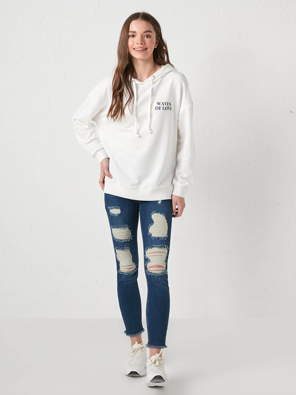 Ekru Kapüşon Yaka Baskılı Uzun Kollu Kadın Sweatshirt-5