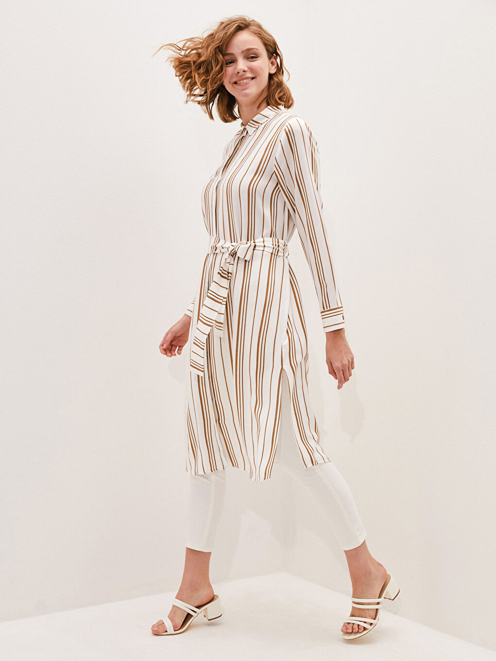 Ekru Çizgili Uzun Kollu Beli Kuşaklı Viskon Kadın Gömlek Tunik