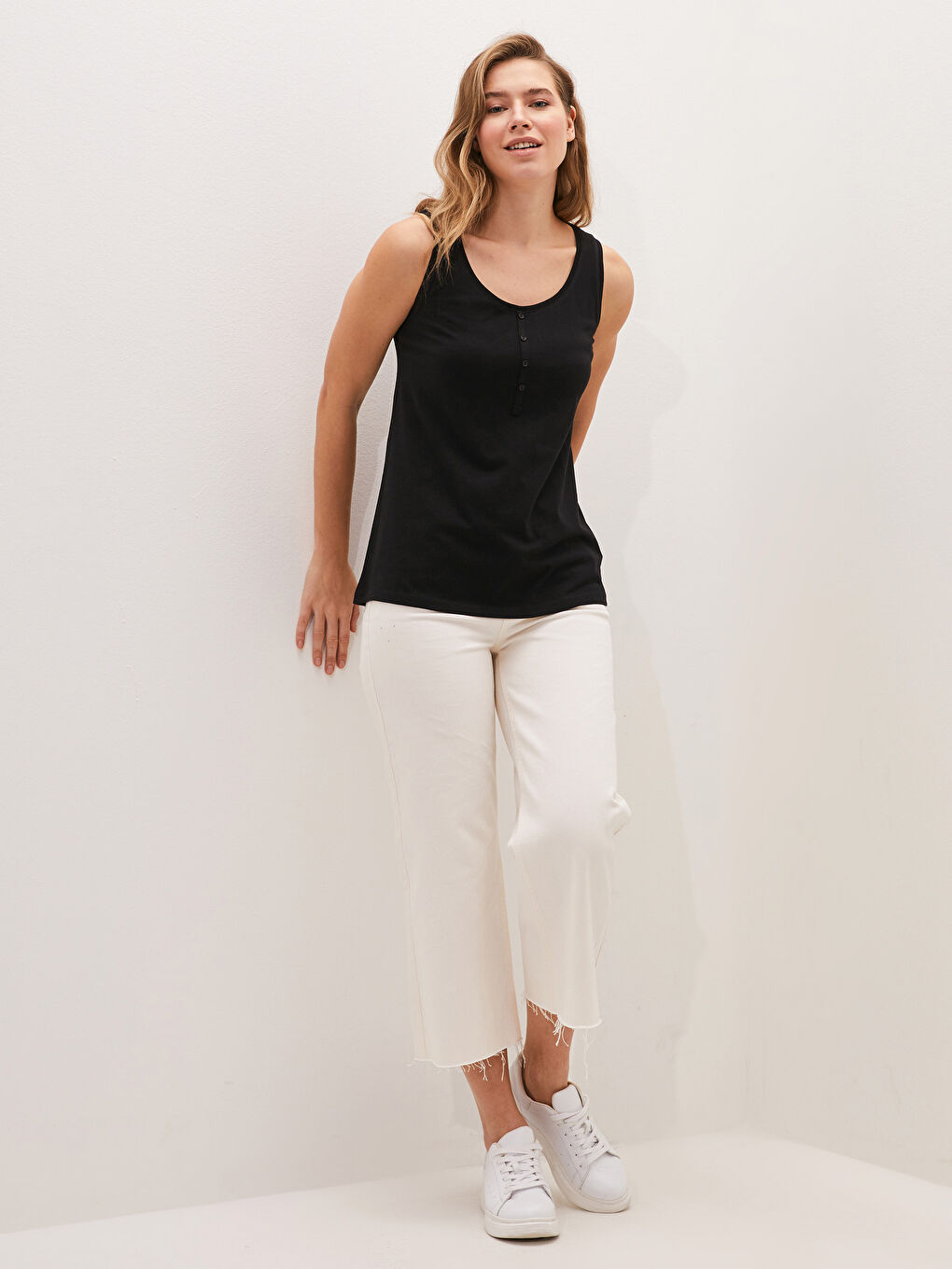 Plain Cotton Female Athlete With U Neck Straps-5