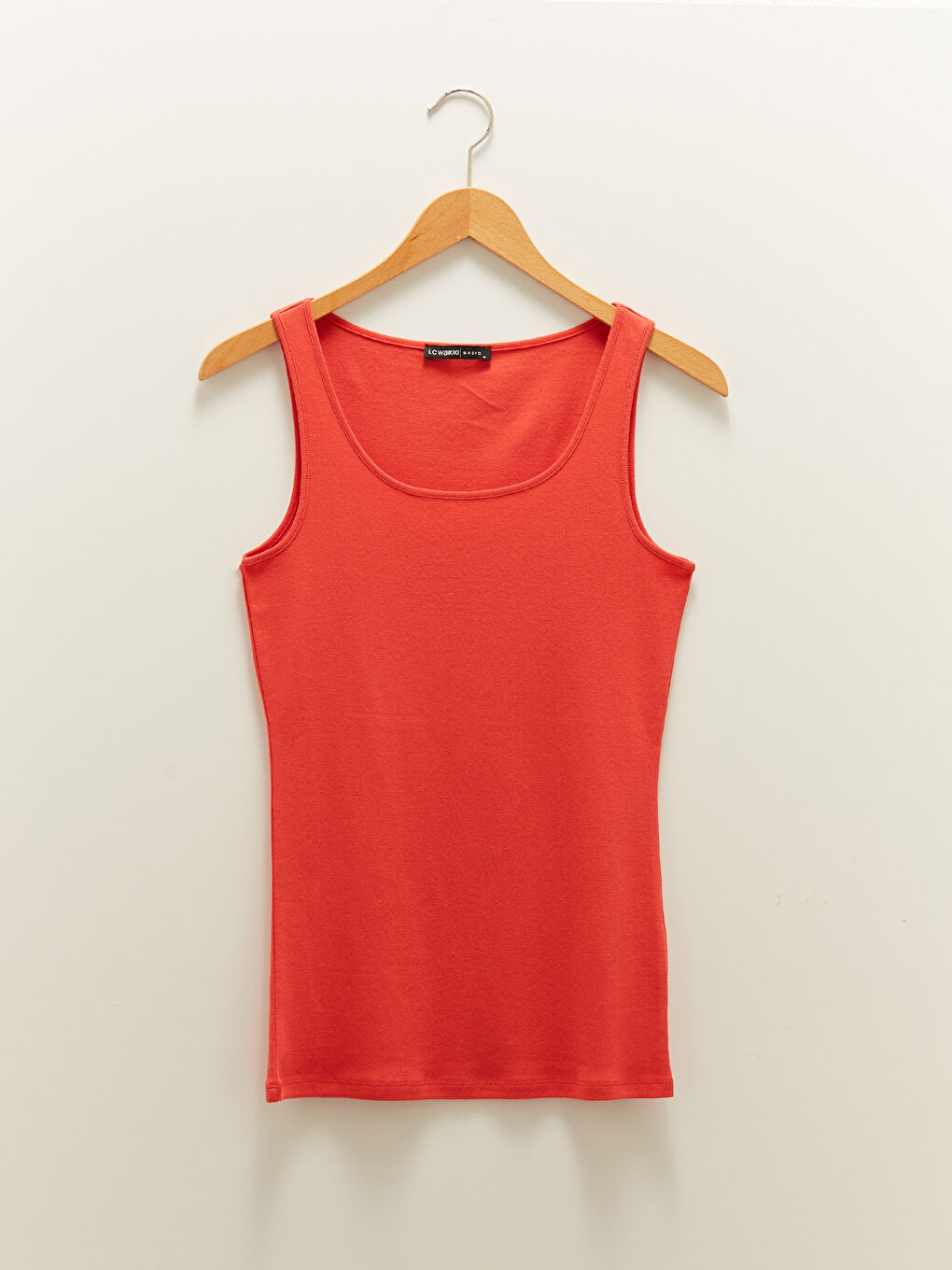 Приталенная Хлопковая Женская Майка-Борцовка С U-Образным Вырезом На Прямых Бретелях-5