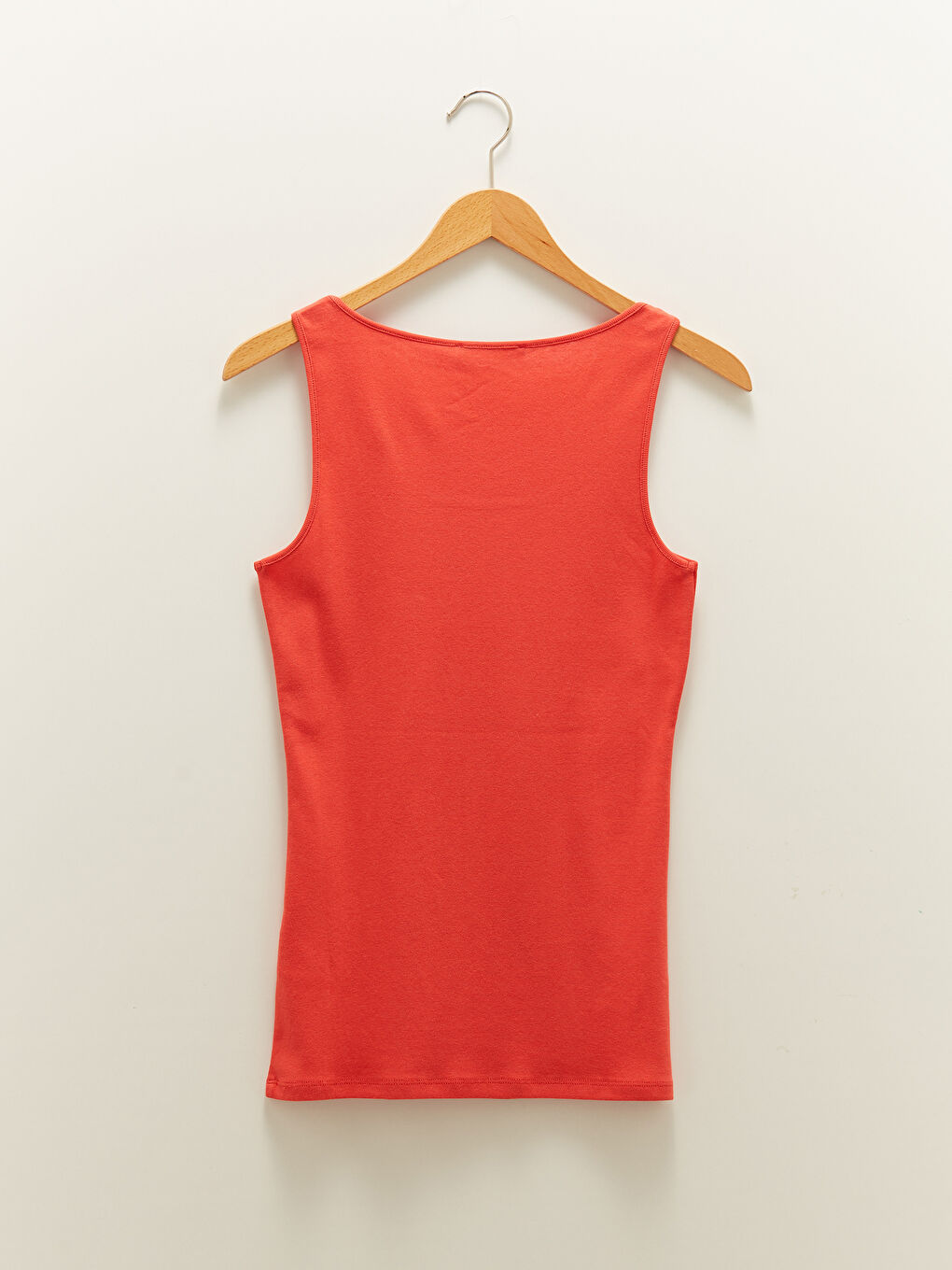 Приталенная Хлопковая Женская Майка-Борцовка С U-Образным Вырезом На Прямых Бретелях-6