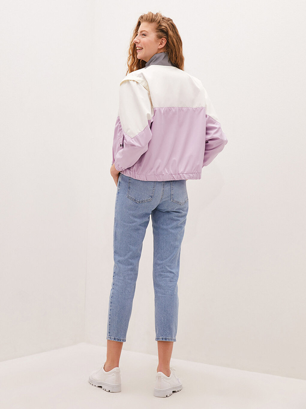 Mavi Beli Lastikli Standart Fit Cep Detaylı Kadın Jean Pantolon-1