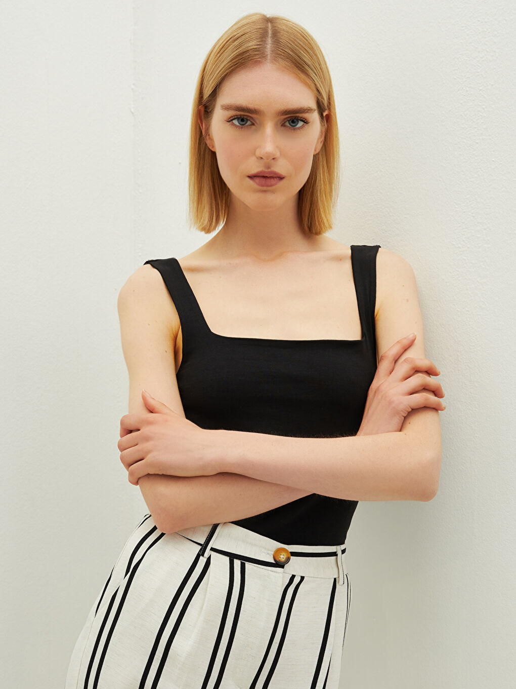 قميص داخلي بحمّالات بياقة مربعة سادة قطن نسائي