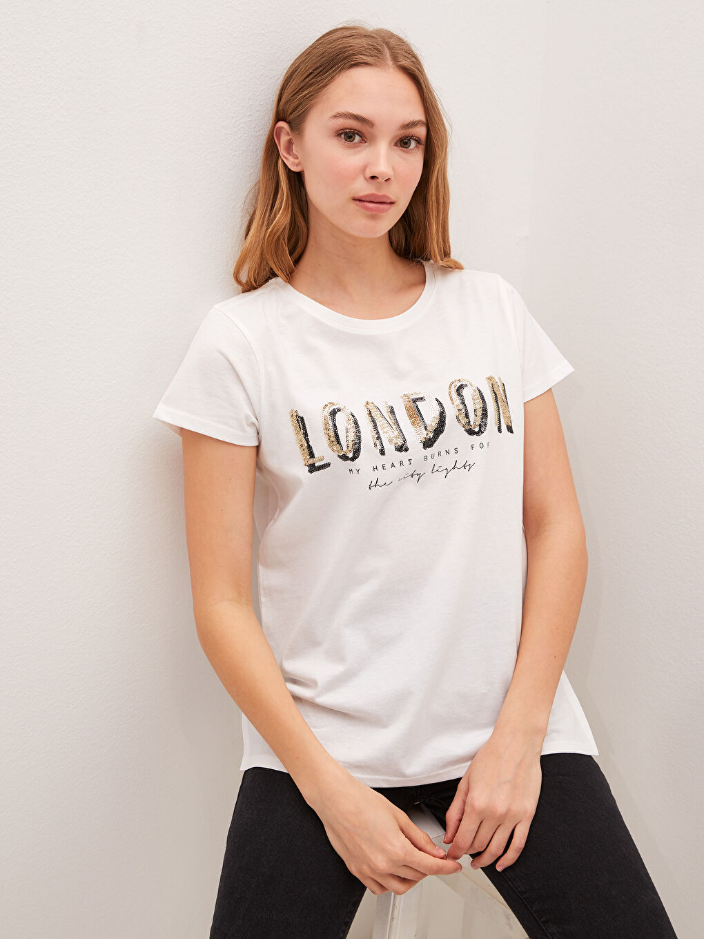 Футболка с круглым вырезом, блестками, пайетками, принтом и коротким рукавом для женщин-1