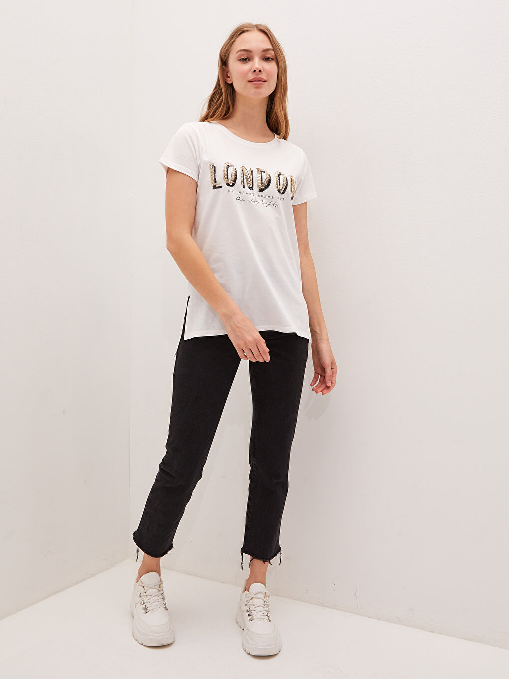 Футболка с круглым вырезом, блестками, пайетками, принтом и коротким рукавом для женщин-3