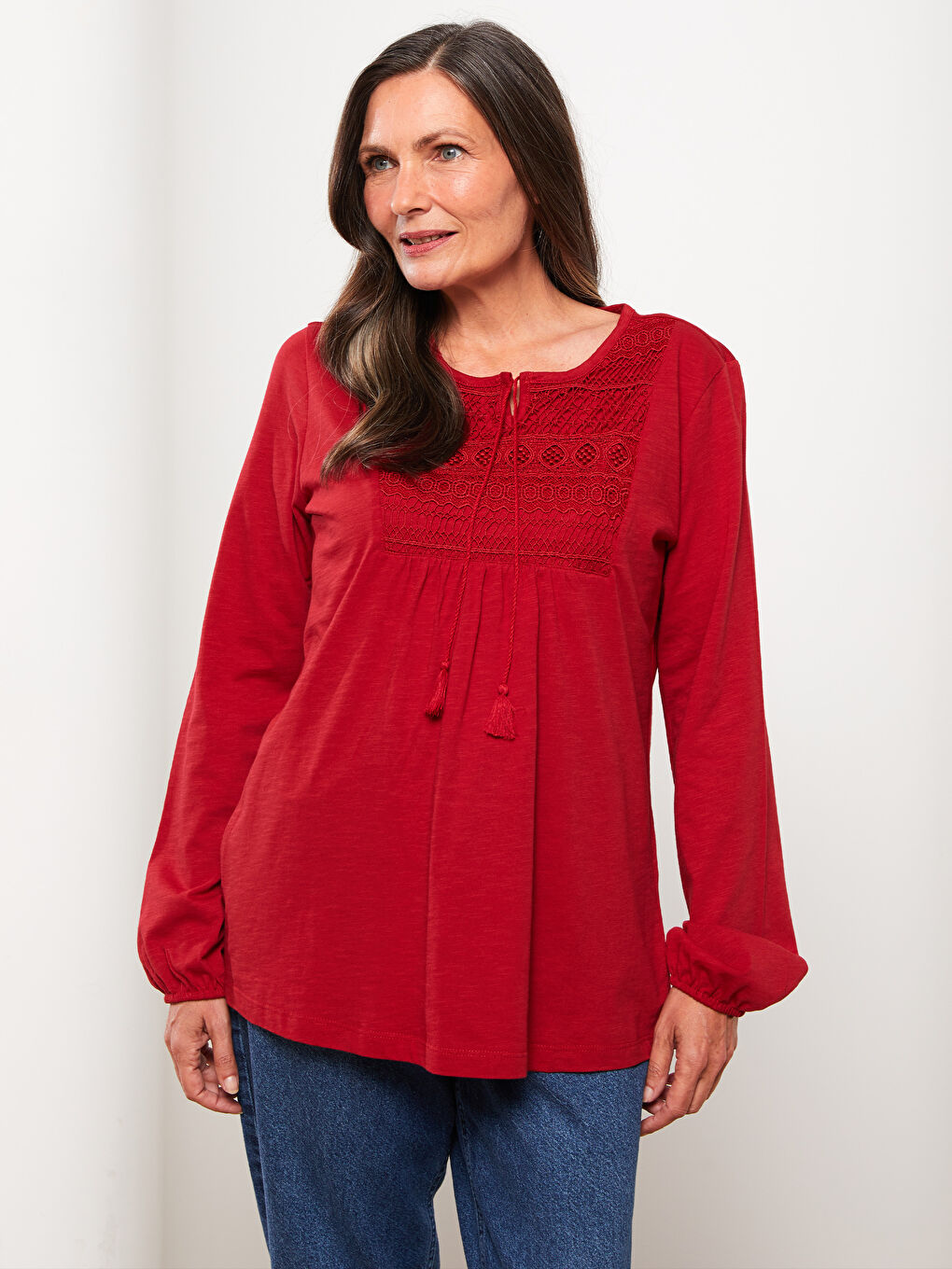 Bağlamalı Yaka Nakışlı Uzun Kollu Kadın Bluz