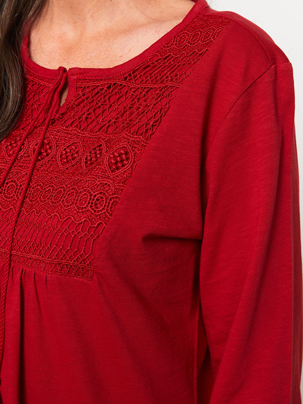 Bağlamalı Yaka Nakışlı Uzun Kollu Kadın Bluz-3