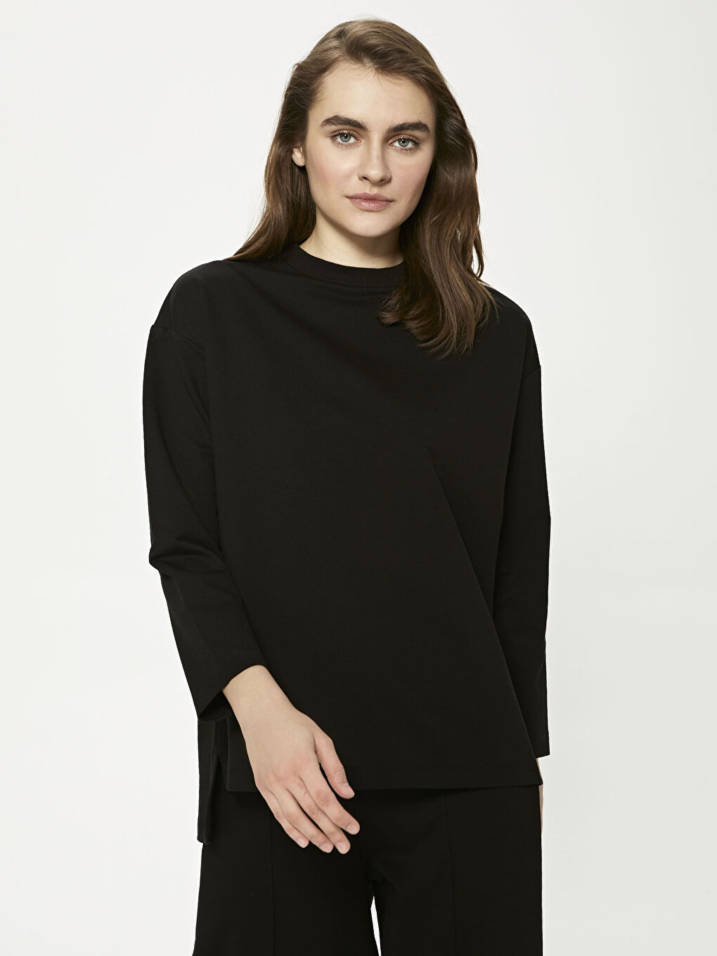 Siyah Bisiklet Yaka Düz Uzun Kollu Kadın Sweatshirt Tunik