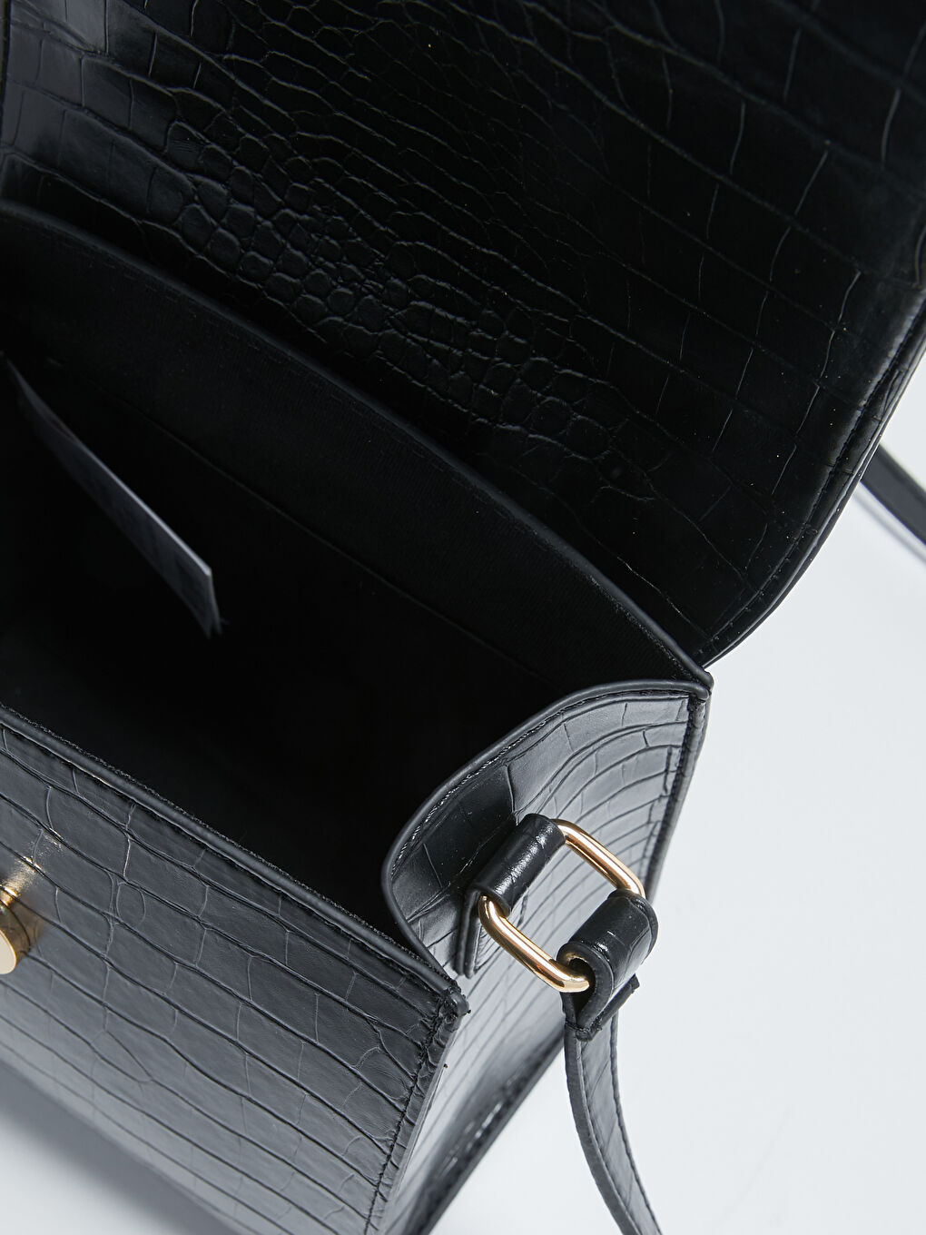 Siyah Deri Görünümlü Kadın Çapraz Çanta-5