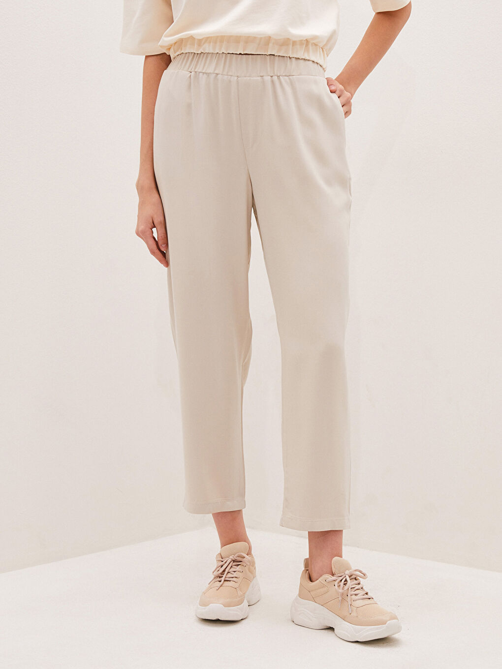 LCW Modest Elastic Waist Comfort Fit Harem Trousers for Women -S1FL66Z8-RNZ
