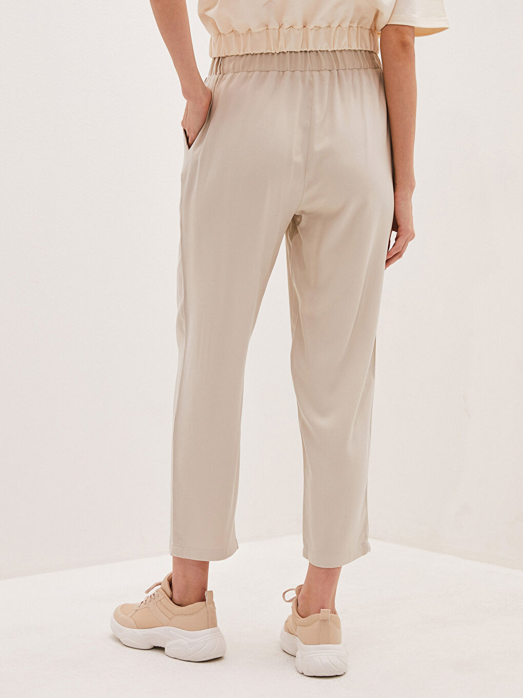 LCW Modest Elastic Waist Comfort Fit Harem Trousers for Women -S1FL66Z8-RNZ