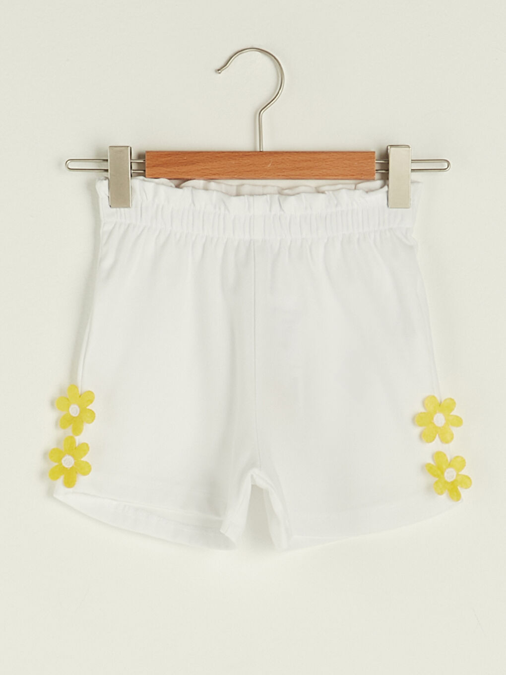 Beyaz Beli Lastikli Kız Bebek Şort